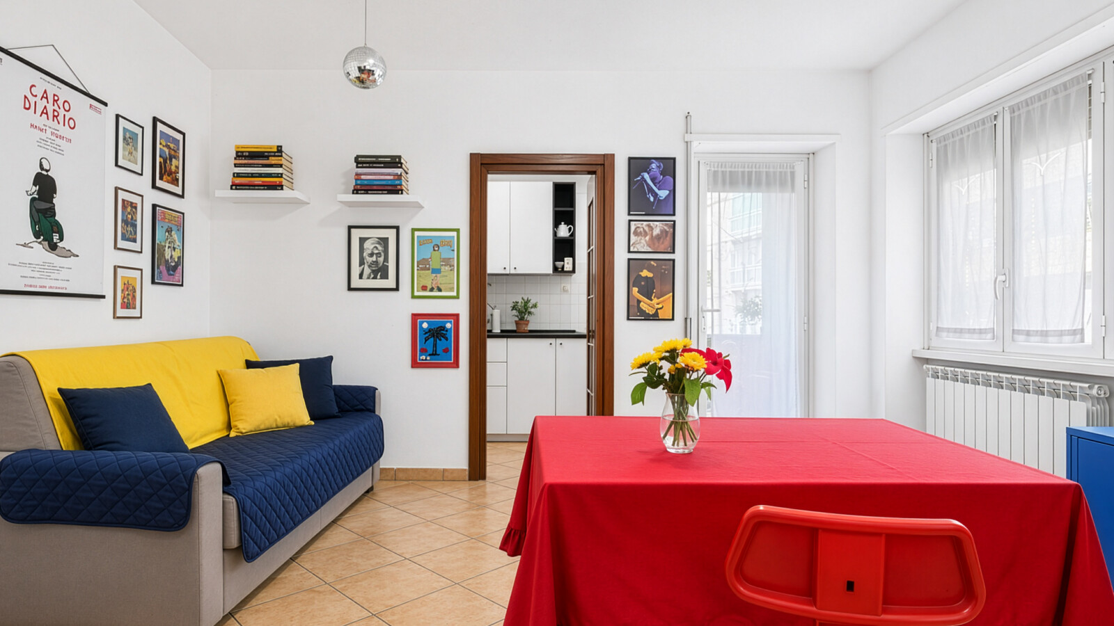 MONOLOCALE CON BALCONE E CUCINA SEPARATA