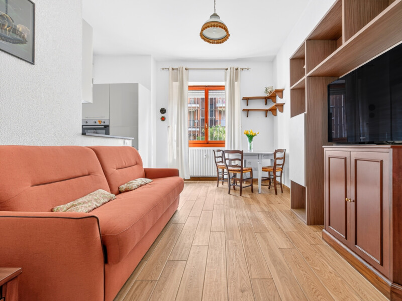 AMPIO MONOLOCALE CON BALCONE – ARREDATO