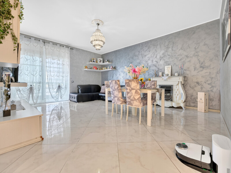 RESIDENZA SPORTING MIRASOLE – TRE LOCALI